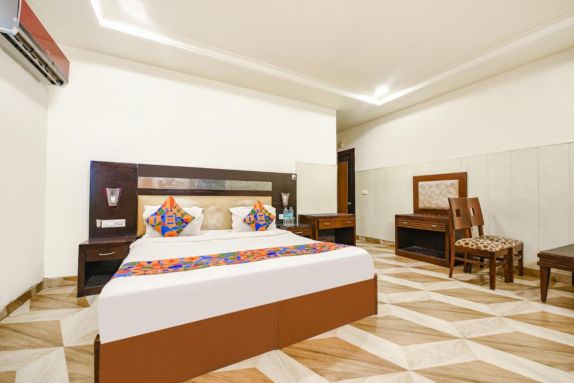 Fabhotel Grand Boutique Nueva Delhi Exterior foto